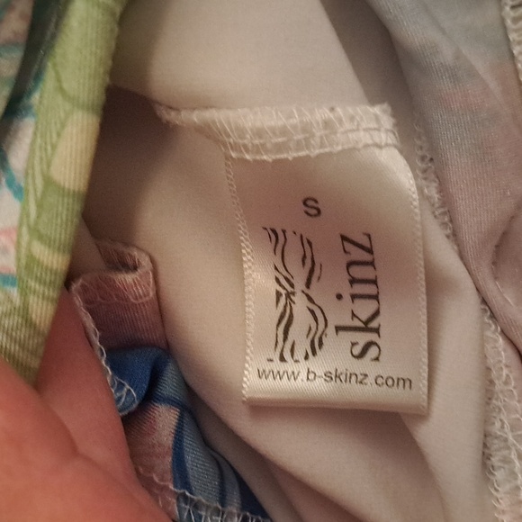 Skinz Woman's Size Small Beachy Coastal Swim Skirt - Picture 7 of 7